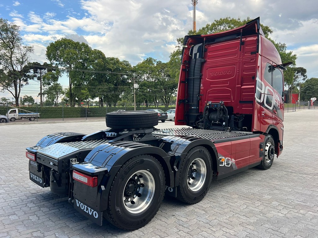 Caminhão VOLVO FH 540 Cavalo Mecânico ANO 2025 de Rodolima Caminhoes no Paraná