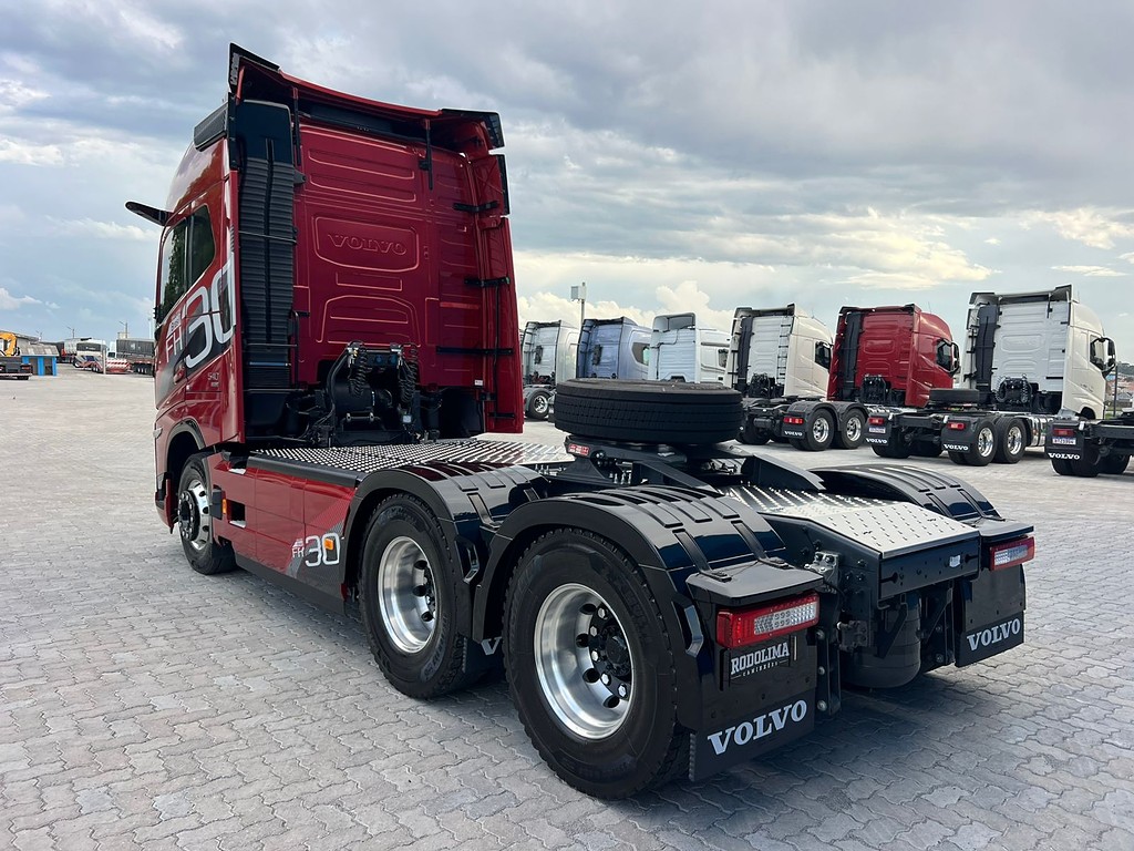 Caminhão VOLVO FH 540 Cavalo Mecânico ANO 2025 de Rodolima Caminhoes no Paraná