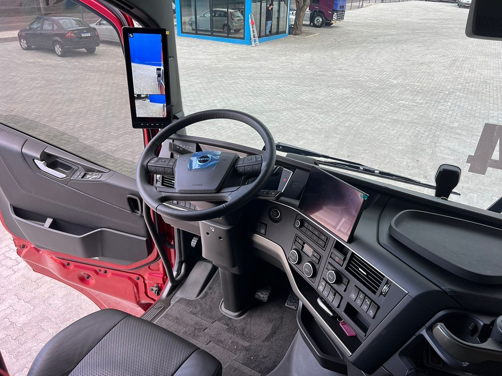 Caminhão VOLVO FH 540 Cavalo Mecânico ANO 2025 de Rodolima Caminhoes no Paraná