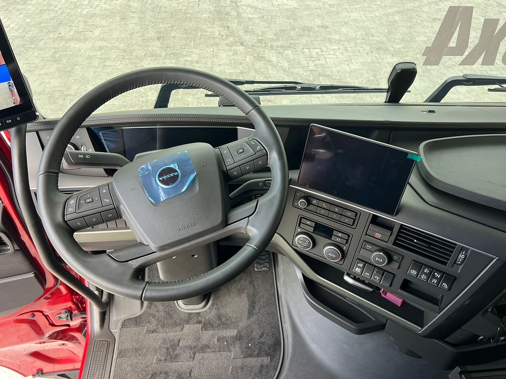 Caminhão VOLVO FH 540 Cavalo Mecânico ANO 2025 de Rodolima Caminhoes no Paraná