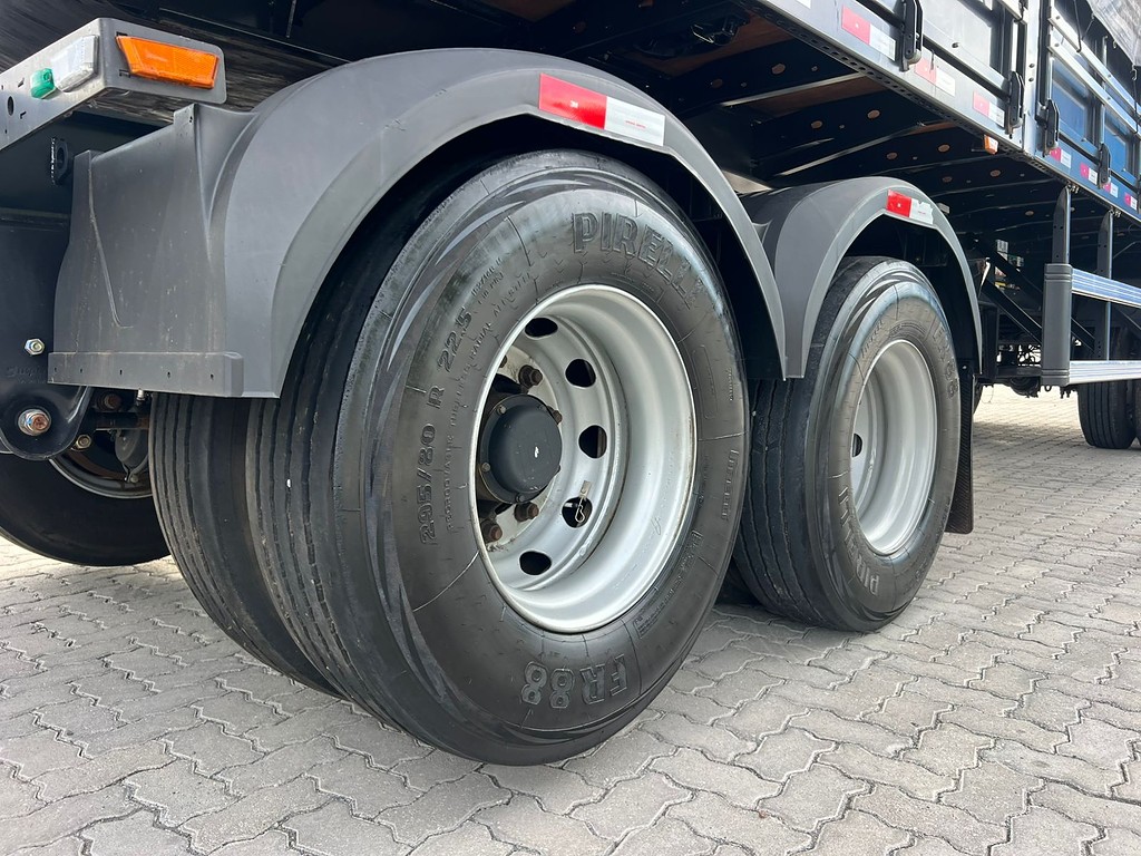 Carreta BITREM 9 EIXOS GRANELEIRO Randon ANO 2023 6 Eixos de Rodolima Caminhoes no Paraná