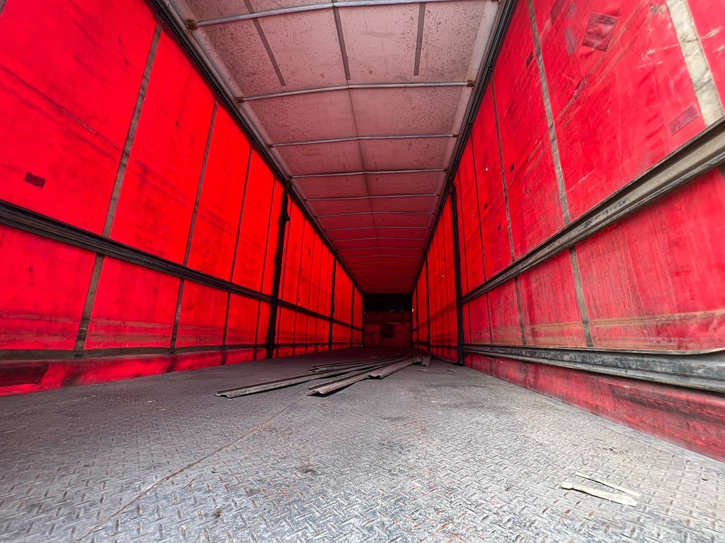 Carreta SEMI-REBOQUE BAU SIDER Guerra ANO 2014 3 Eixos de Rodolima Caminhoes no Paraná