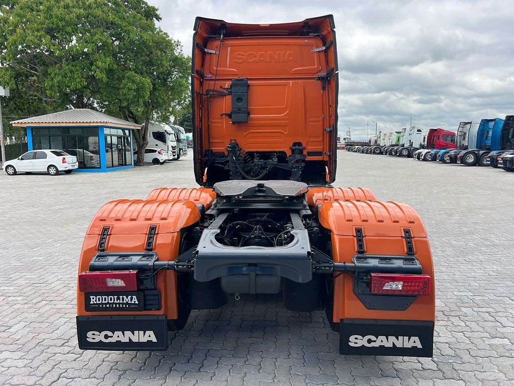 Caminhão SCANIA 450 Cavalo Mecânico ANO 2023 de Rodolima Caminhoes no Paraná