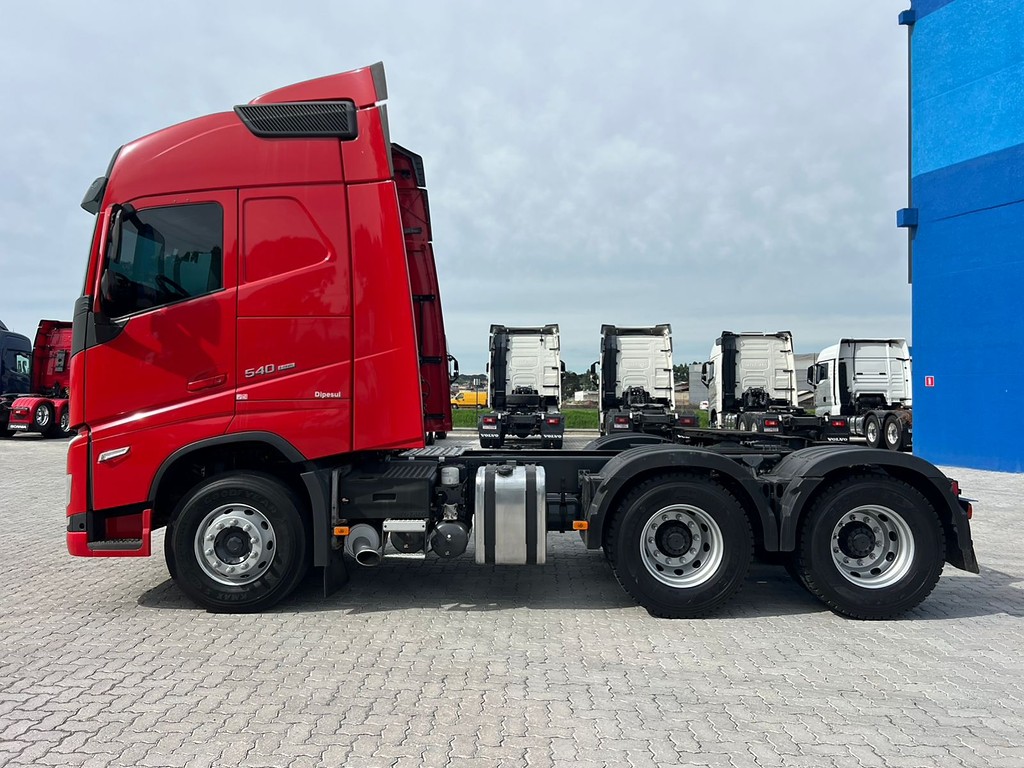 Caminhão VOLVO FH 540 Cavalo Mecânico ANO 2022 de Rodolima Caminhoes no Paraná