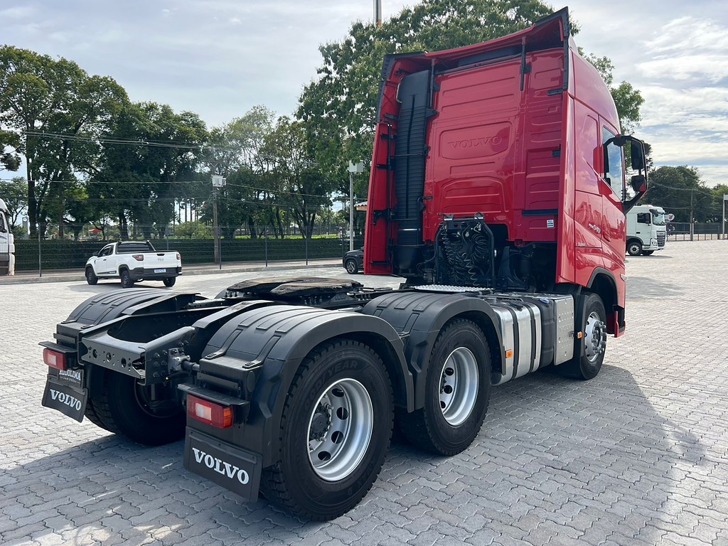 Caminhão VOLVO FH 540 Cavalo Mecânico ANO 2022 de Rodolima Caminhoes no Paraná