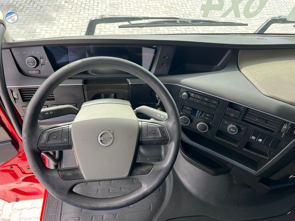 Caminhão VOLVO FH 540 Cavalo Mecânico ANO 2022 de Rodolima Caminhoes no Paraná