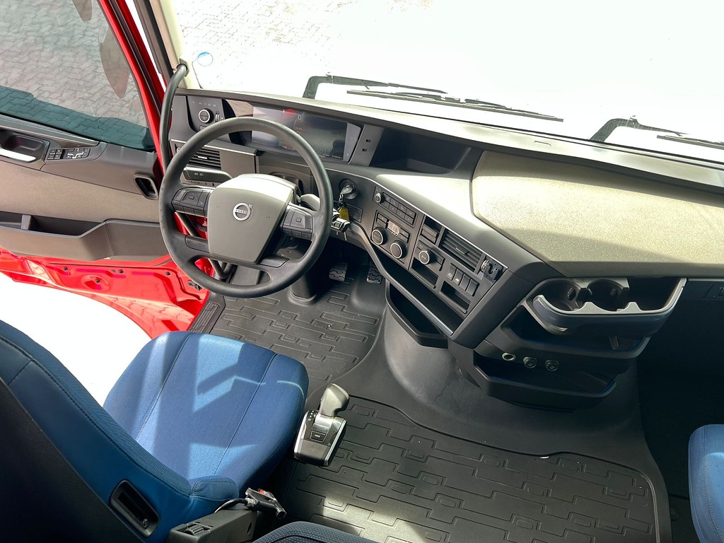 Caminhão VOLVO FH 540 Cavalo Mecânico ANO 2022 de Rodolima Caminhoes no Paraná