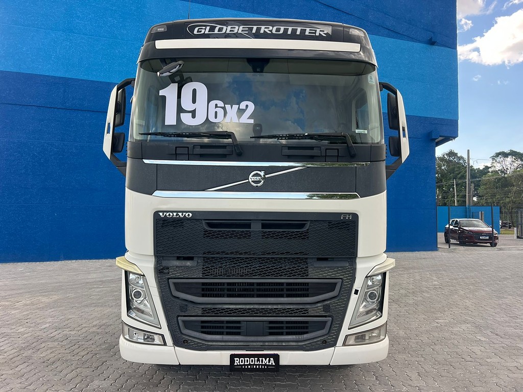 Caminhão VOLVO FH 460 Cavalo Mecânico ANO 2019 de Rodolima Caminhoes no Paraná
