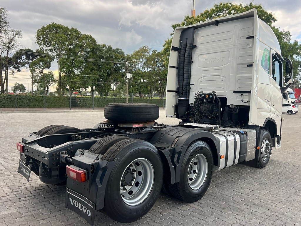 Caminhão VOLVO FH 460 Cavalo Mecânico ANO 2019 de Rodolima Caminhoes no Paraná