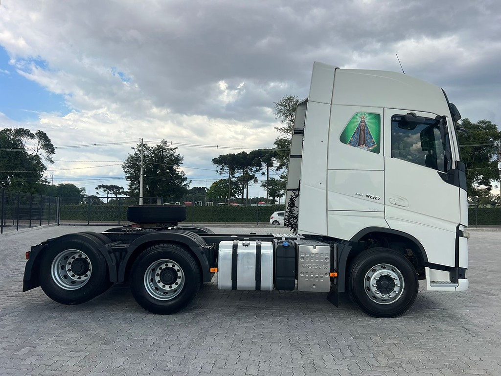 Caminhão VOLVO FH 460 Cavalo Mecânico ANO 2019 de Rodolima Caminhoes no Paraná
