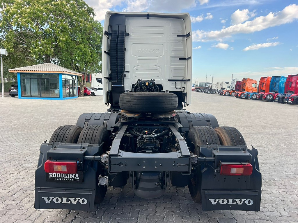 Caminhão VOLVO FH 460 Cavalo Mecânico ANO 2019 de Rodolima Caminhoes no Paraná