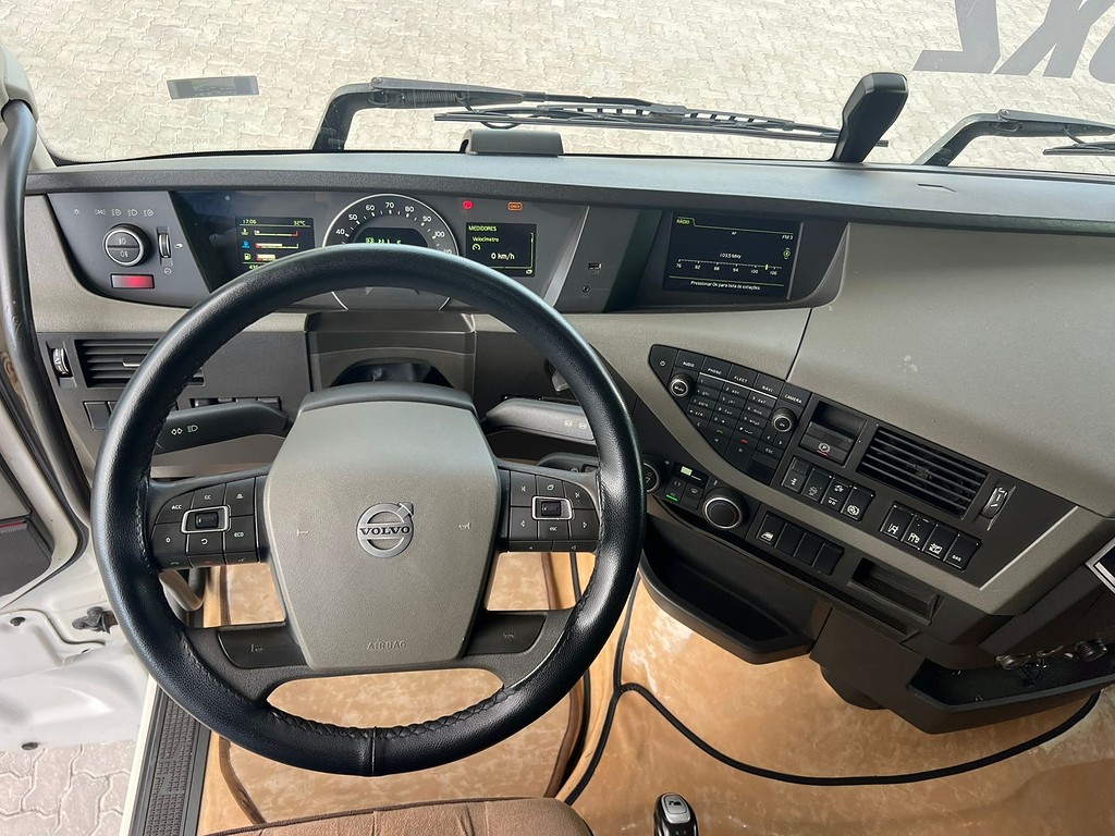 Caminhão VOLVO FH 460 Cavalo Mecânico ANO 2019 de Rodolima Caminhoes no Paraná