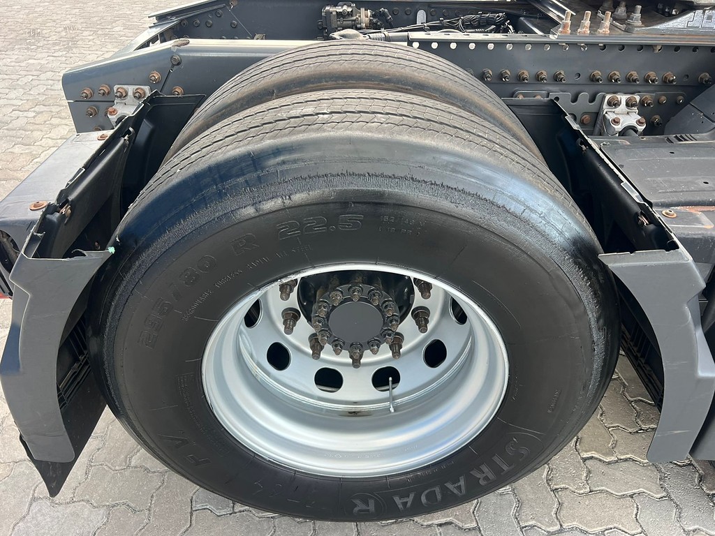 Caminhão VOLVO FH 460 Cavalo Mecânico ANO 2019 de Rodolima Caminhoes no Paraná