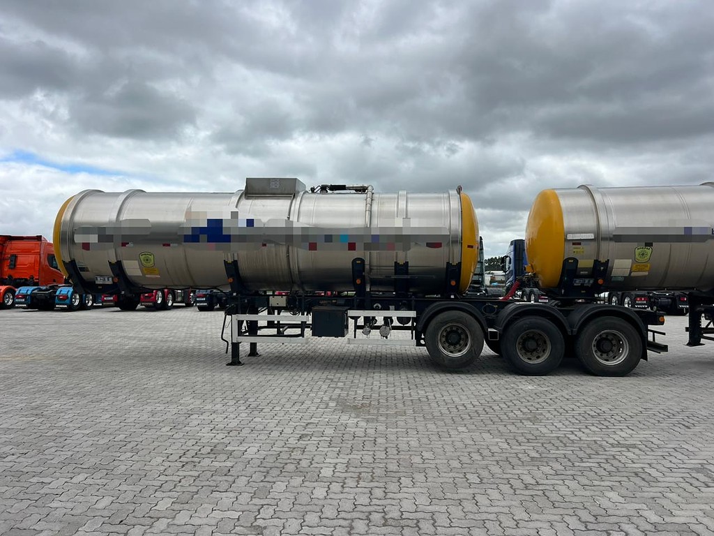 Carreta BITREM 9 EIXOS TANQUE INOX Rodotecnica ANO 2014 6 Eixos de Rodolima Caminhoes no Paraná