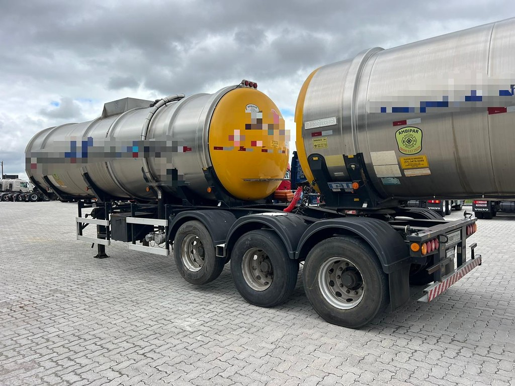 Carreta BITREM 9 EIXOS TANQUE INOX Rodotecnica ANO 2014 6 Eixos de Rodolima Caminhoes no Paraná