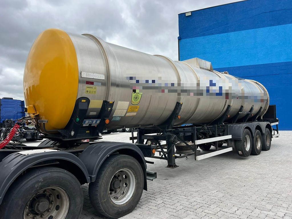 Carreta BITREM 9 EIXOS TANQUE INOX Rodotecnica ANO 2014 6 Eixos de Rodolima Caminhoes no Paraná