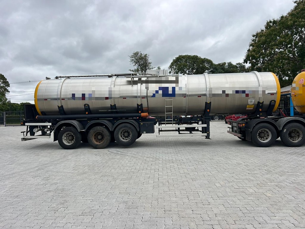 Carreta BITREM 9 EIXOS TANQUE INOX Rodotecnica ANO 2014 6 Eixos de Rodolima Caminhoes no Paraná
