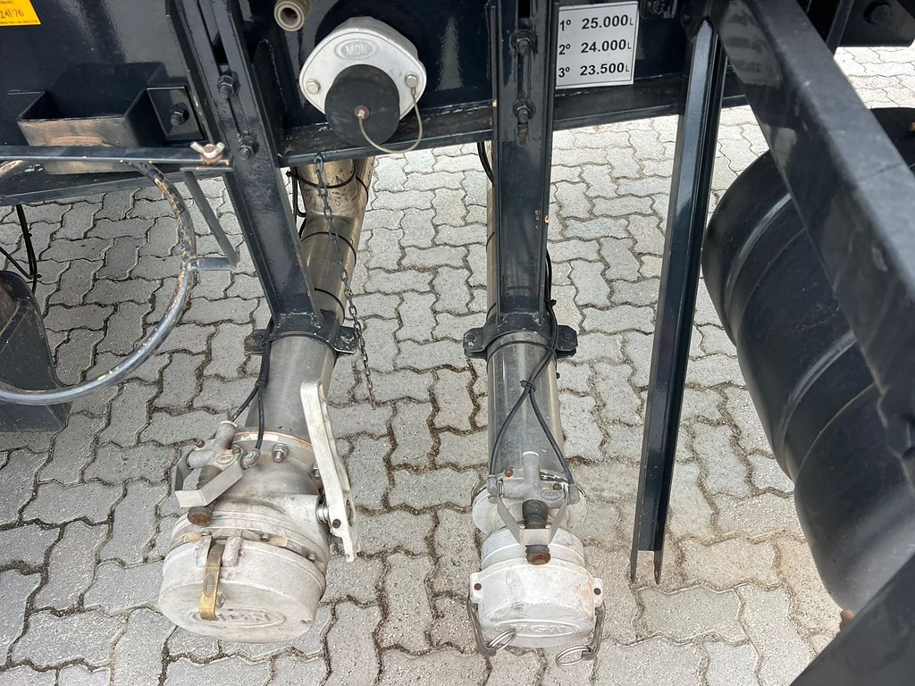 Carreta BITREM 9 EIXOS TANQUE INOX Rodotecnica ANO 2014 6 Eixos de Rodolima Caminhoes no Paraná