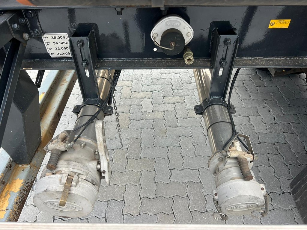 Carreta BITREM 9 EIXOS TANQUE INOX Rodotecnica ANO 2014 6 Eixos de Rodolima Caminhoes no Paraná