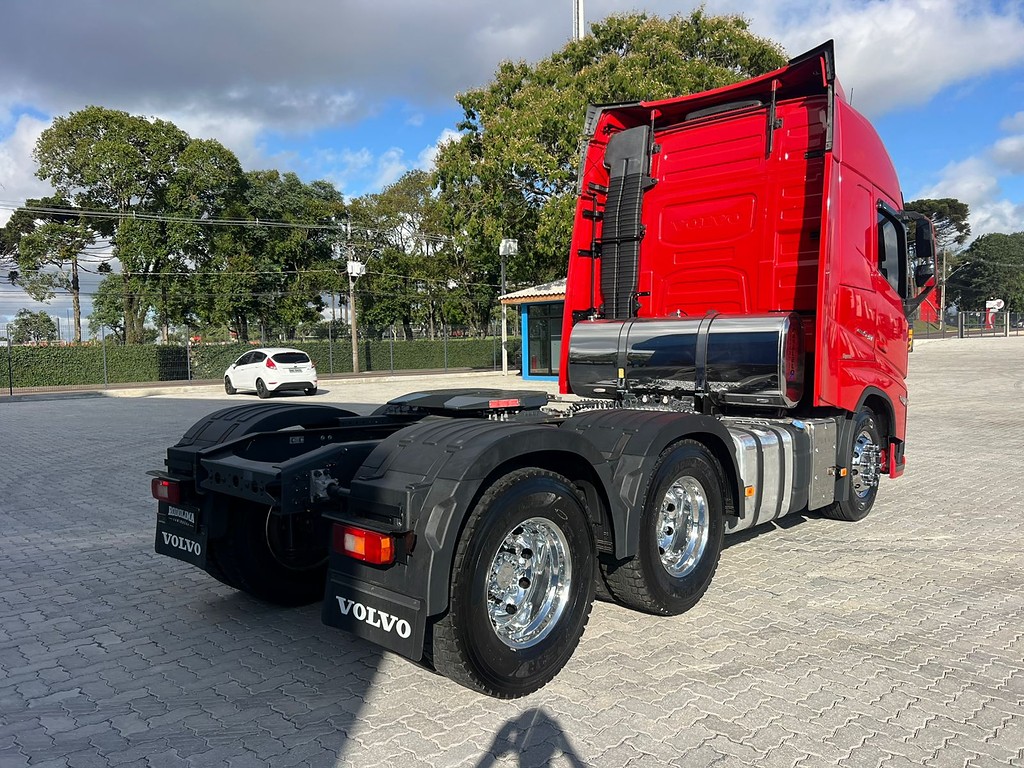 Caminhão VOLVO FH 540 Cavalo Mecânico ANO 2022 de Rodolima Caminhoes no Paraná