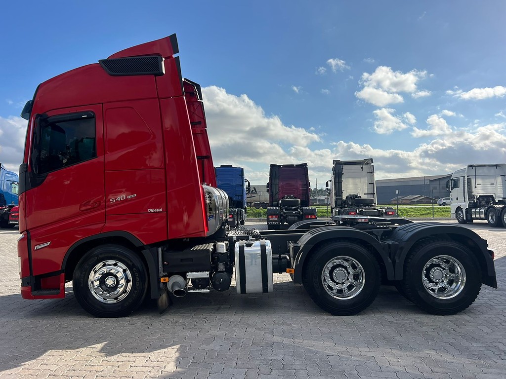 Caminhão VOLVO FH 540 Cavalo Mecânico ANO 2022 de Rodolima Caminhoes no Paraná
