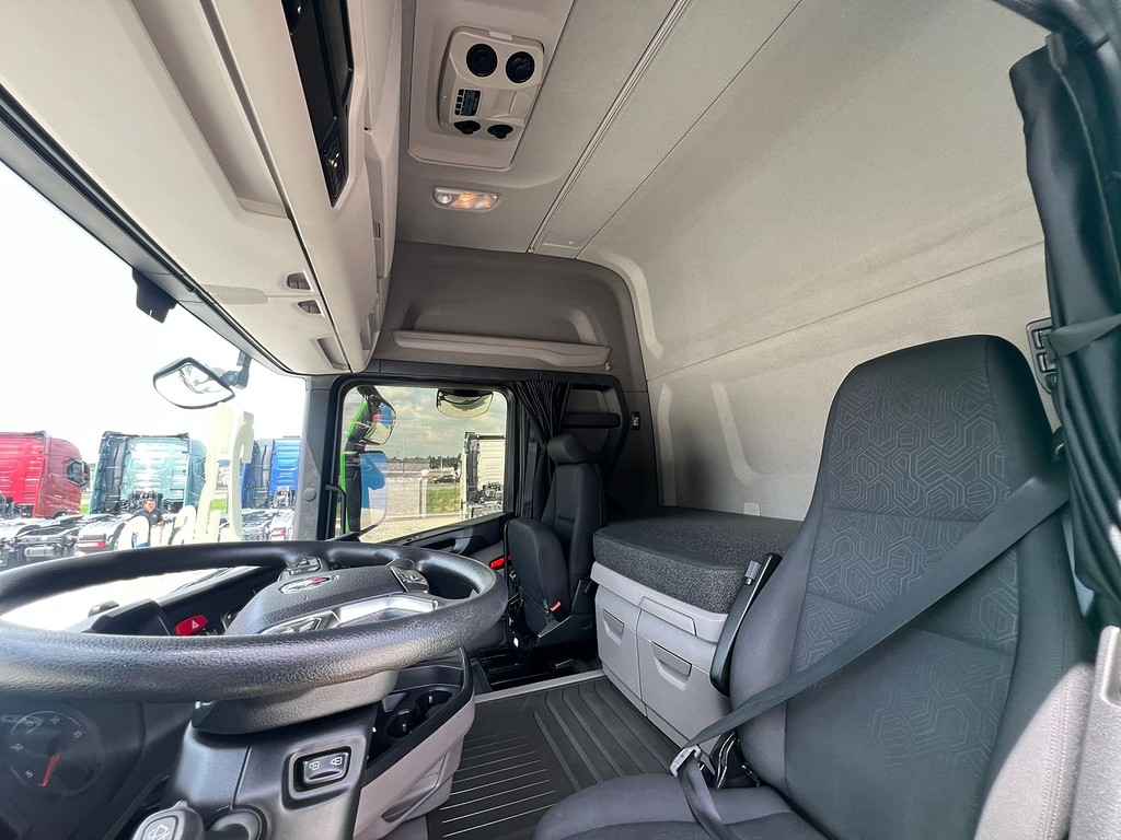 Caminhão SCANIA 450 Cavalo Mecânico ANO 2023 de Rodolima Caminhoes no Paraná