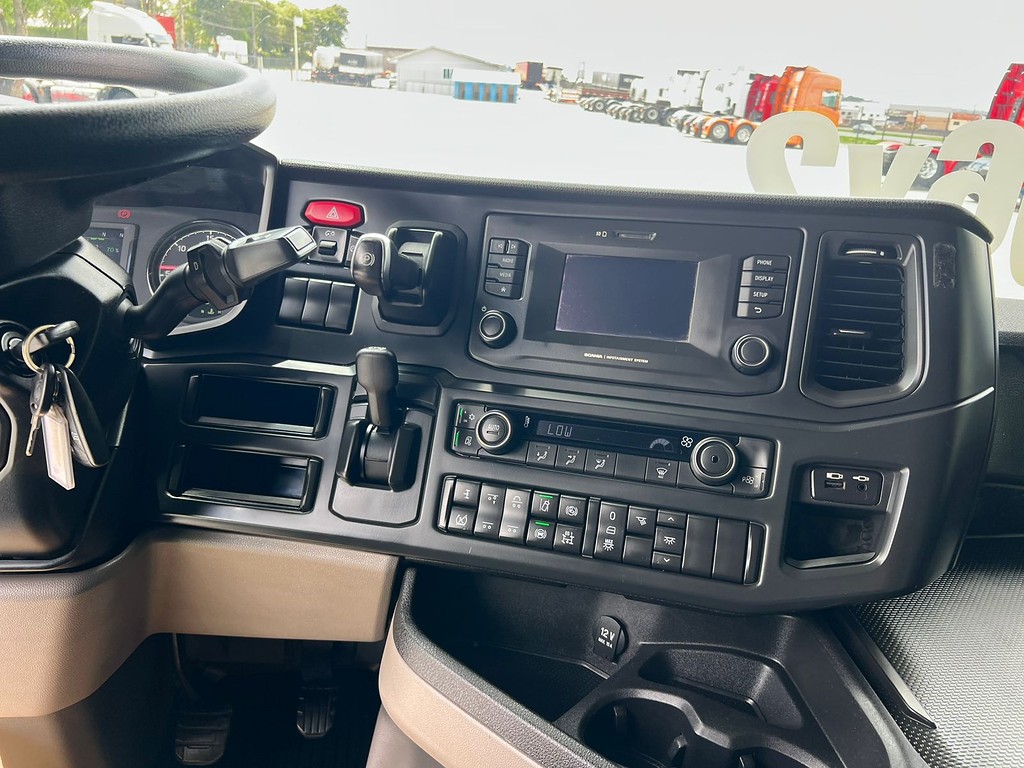 Caminhão SCANIA 450 Cavalo Mecânico ANO 2023 de Rodolima Caminhoes no Paraná