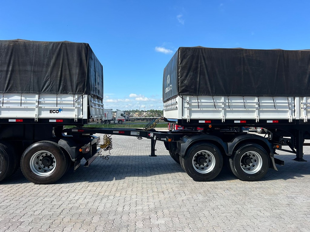 Carreta RODOTREM GRANELEIRO Librelato ANO 2022 9 Eixos de Rodolima Caminhoes no Paraná