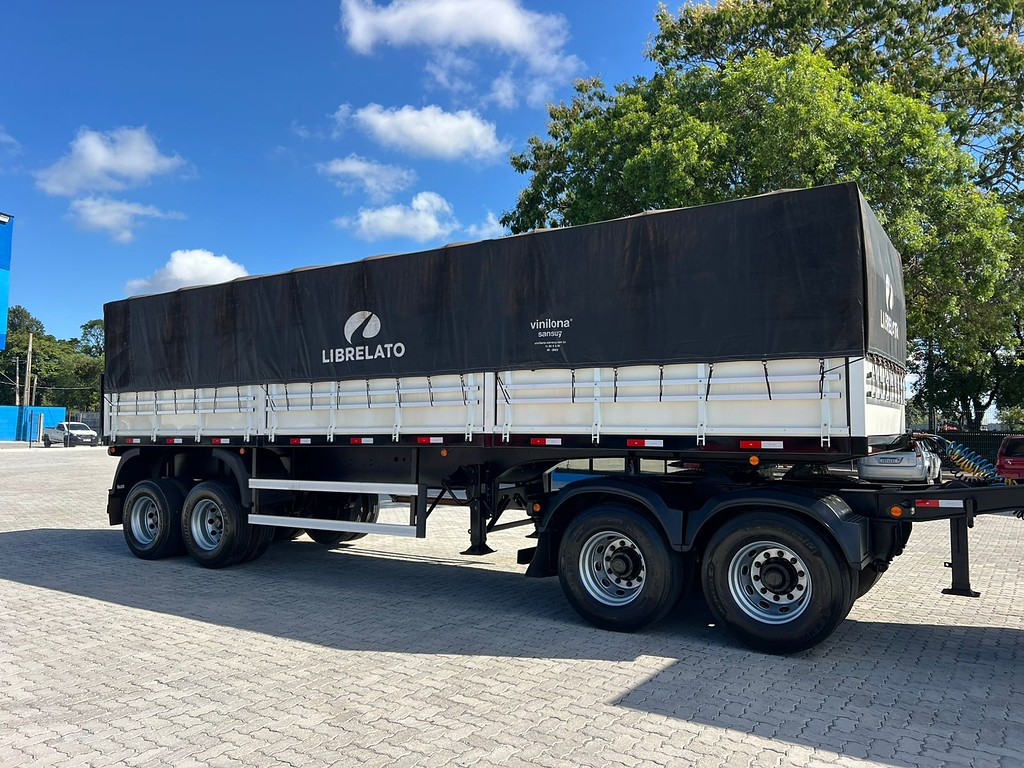 Carreta RODOTREM GRANELEIRO Librelato ANO 2022 9 Eixos de Rodolima Caminhoes no Paraná