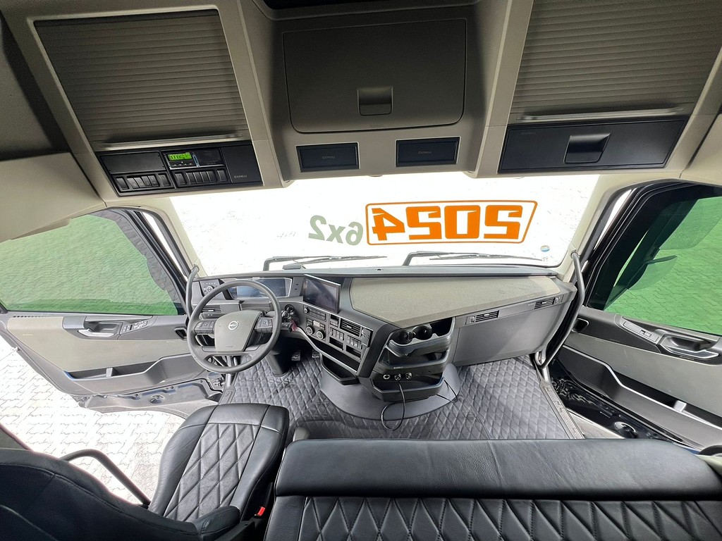 Caminhão VOLVO FH 460 Cavalo Mecânico ANO 2024 de Rodolima Caminhoes no Paraná