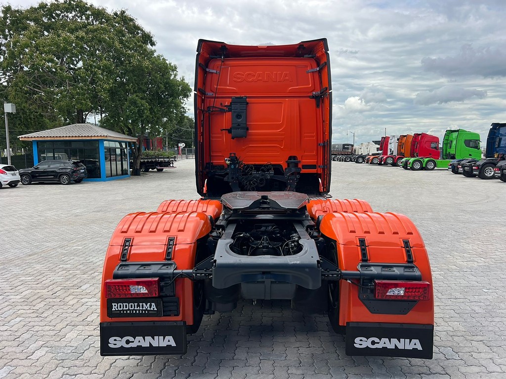 Caminhão SCANIA 450 Cavalo Mecânico ANO 2023 de Rodolima Caminhoes no Paraná