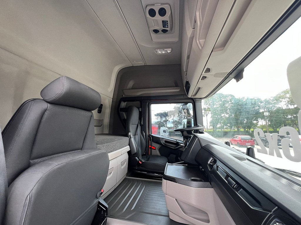 Caminhão SCANIA 450 Cavalo Mecânico ANO 2023 de Rodolima Caminhoes no Paraná