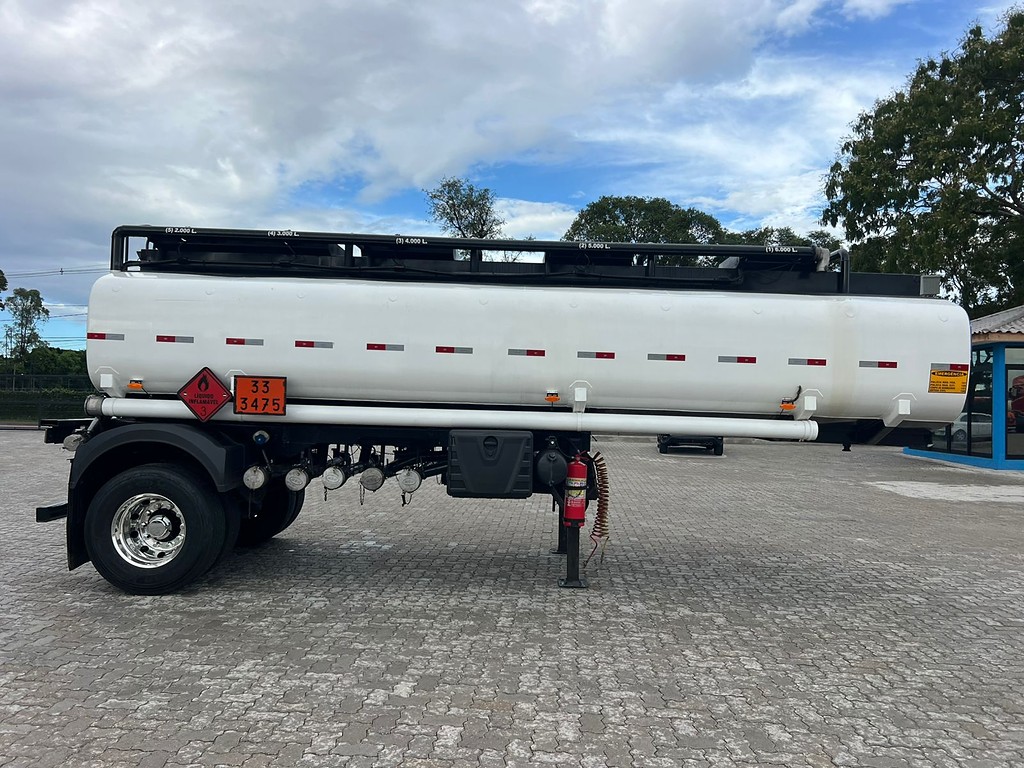 Carreta SEMI-REBOQUE TANQUE ACO Rodotic ANO 2007 1 Eixo de Rodolima Caminhoes no Paraná