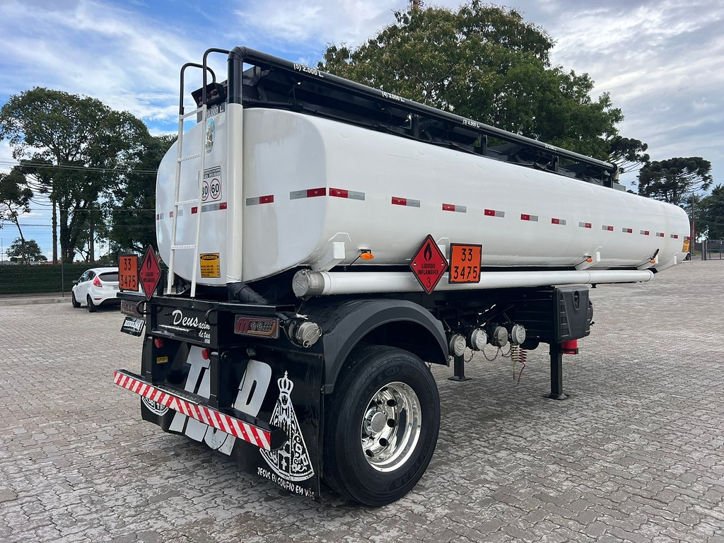Carreta SEMI-REBOQUE TANQUE ACO Rodotic ANO 2007 1 Eixo de Rodolima Caminhoes no Paraná