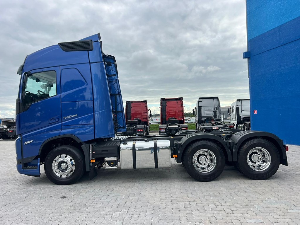 Caminhão VOLVO FH 540 Cavalo Mecânico ANO 2024 de Rodolima Caminhoes no Paraná
