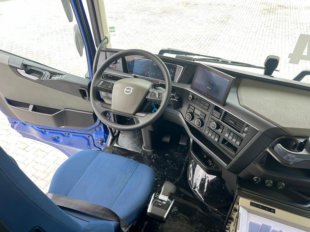 Caminhão VOLVO FH 540 Cavalo Mecânico ANO 2024 de Rodolima Caminhoes no Paraná