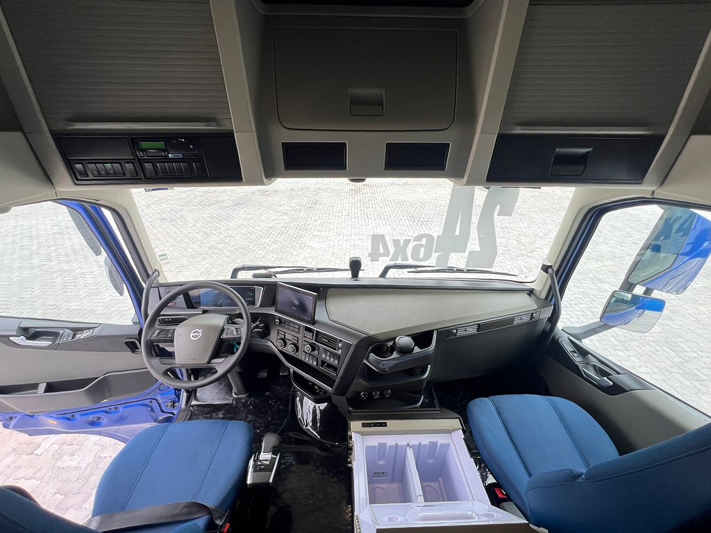 Caminhão VOLVO FH 540 Cavalo Mecânico ANO 2024 de Rodolima Caminhoes no Paraná