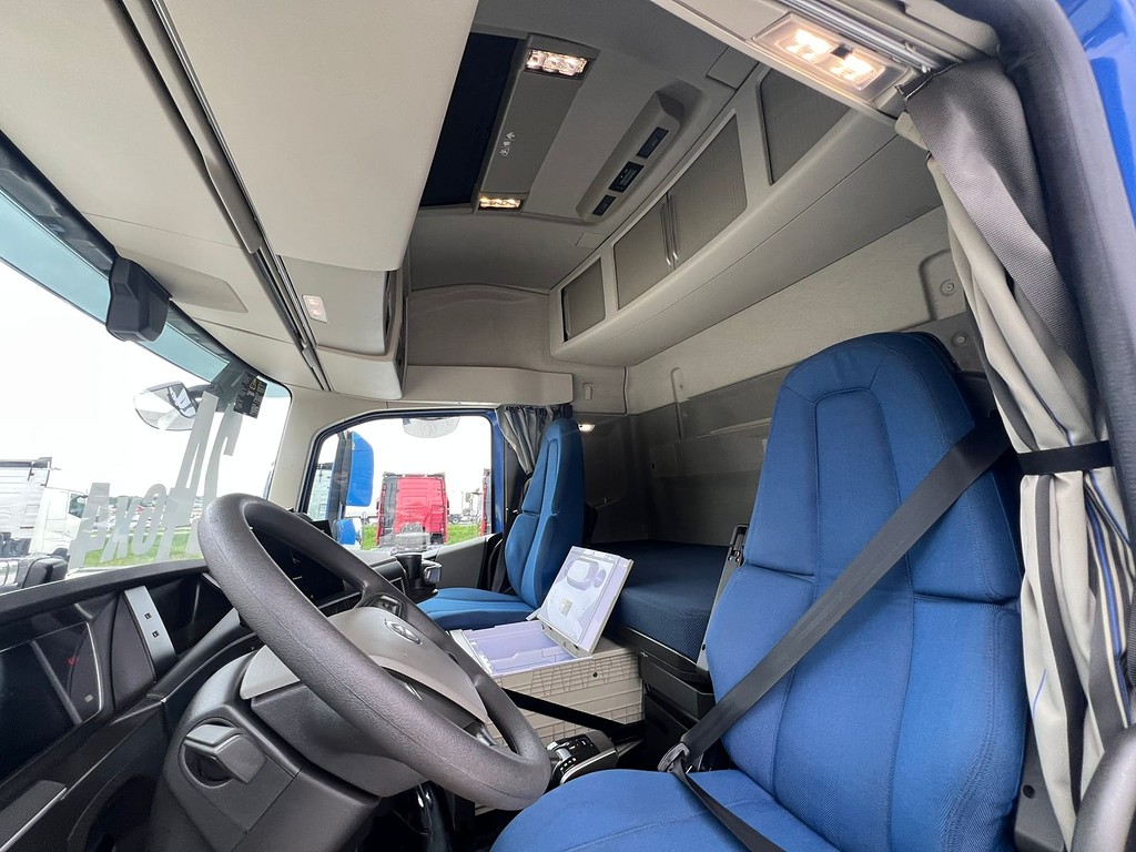 Caminhão VOLVO FH 540 Cavalo Mecânico ANO 2024 de Rodolima Caminhoes no Paraná