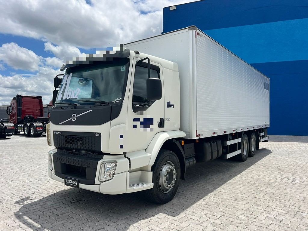 Caminhão VOLVO VM 270 Baú Furgão ANO 2021 de Rodolima Caminhoes no Paraná