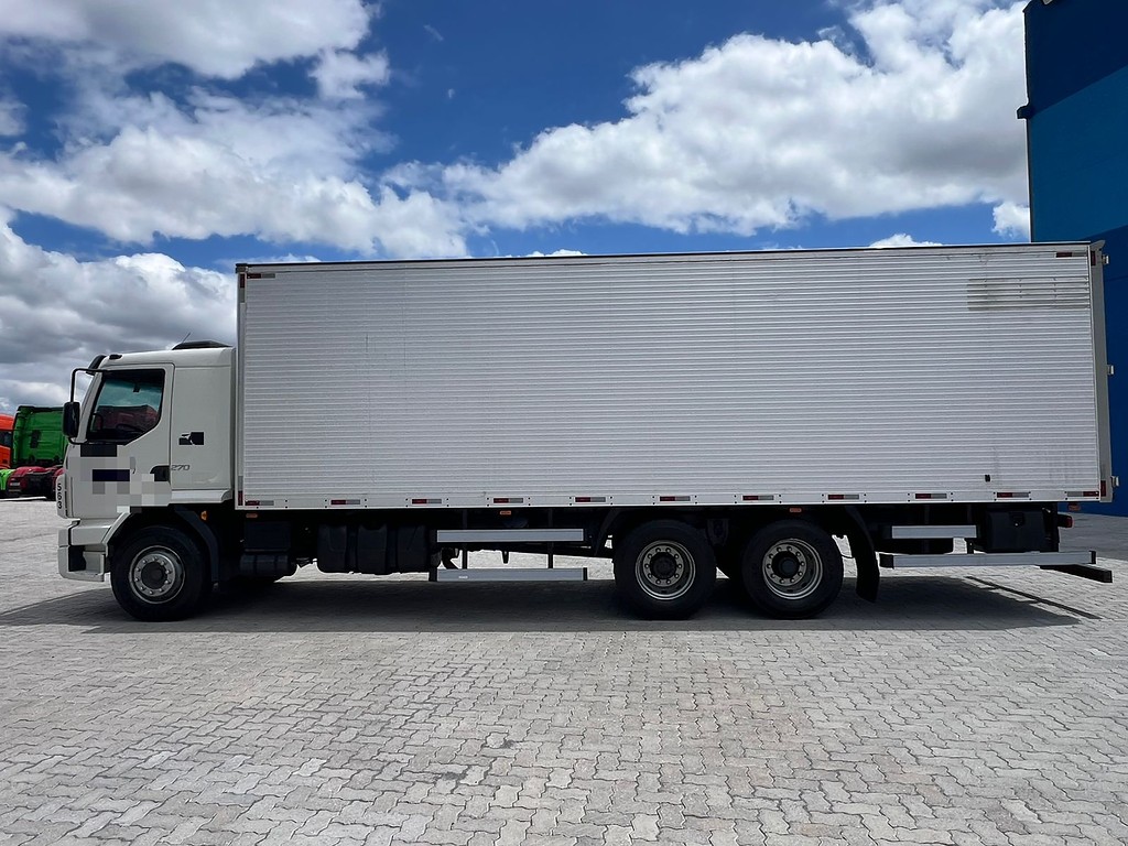 Caminhão VOLVO VM 270 Baú Furgão ANO 2021 de Rodolima Caminhoes no Paraná