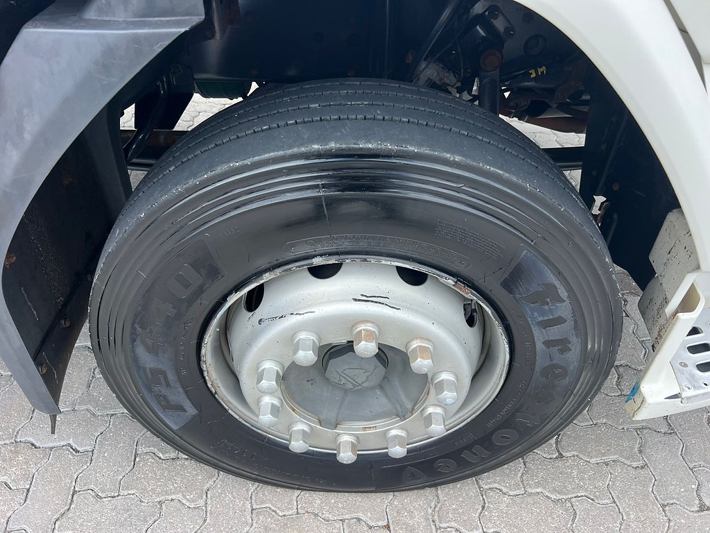 Caminhão VOLVO VM 270 Baú Furgão ANO 2021 de Rodolima Caminhoes no Paraná