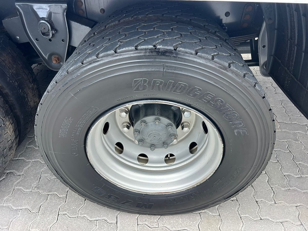 Caminhão VOLVO VM 270 Baú Furgão ANO 2021 de Rodolima Caminhoes no Paraná