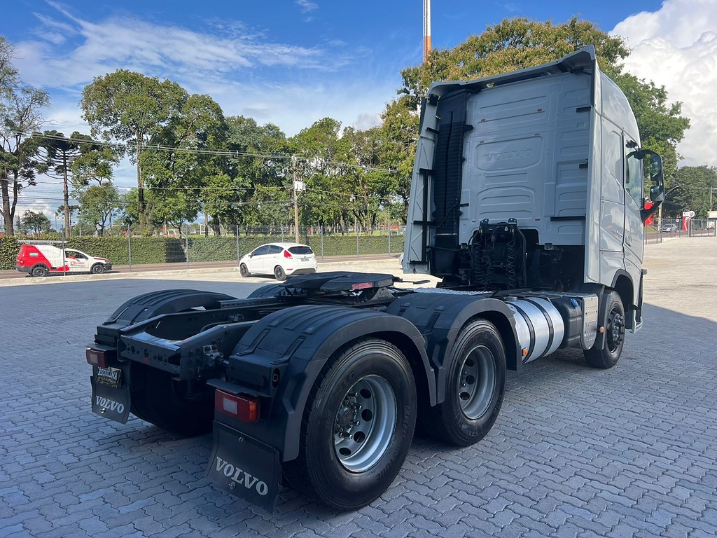 Caminhão VOLVO FH 540 Cavalo Mecânico ANO 2016 de Rodolima Caminhoes no Paraná