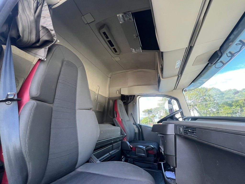 Caminhão VOLVO FH 540 Cavalo Mecânico ANO 2016 de Rodolima Caminhoes no Paraná