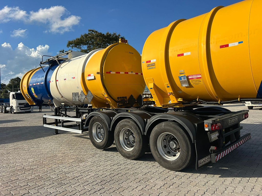 Carreta BITREM 9 EIXOS TANQUE AÇO Randon ANO 2020 9 Eixos de Rodolima Caminhoes no Paraná