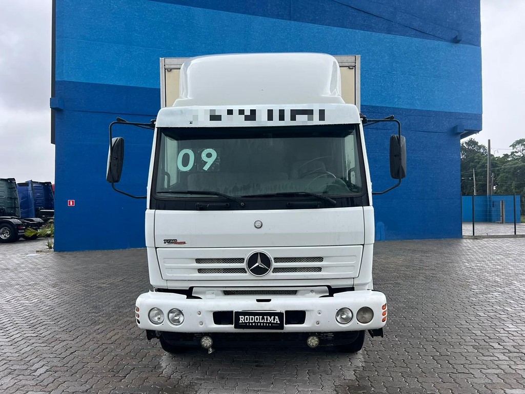 Caminhão MERCEDES BENZ MB 1718 Baú Frigorífico ANO 2009 de Rodolima Caminhoes no Paraná