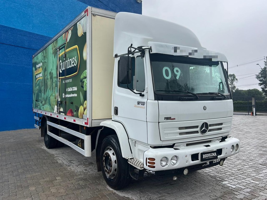 Caminhão MERCEDES BENZ MB 1718 Baú Frigorífico ANO 2009 de Rodolima Caminhoes no Paraná
