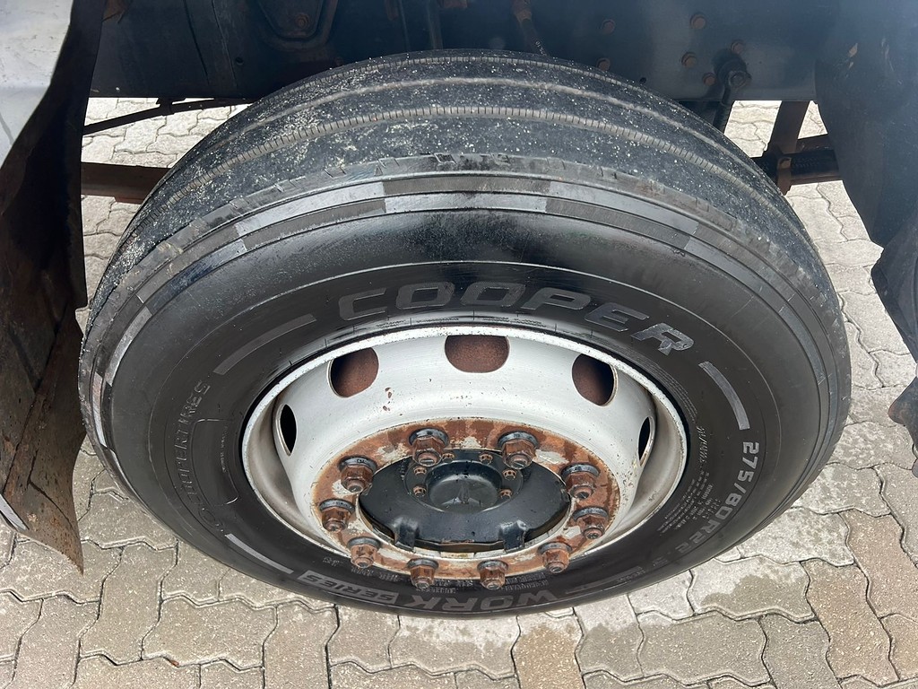 Caminhão MERCEDES BENZ MB 1718 Baú Frigorífico ANO 2009 de Rodolima Caminhoes no Paraná