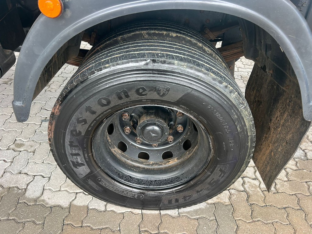 Caminhão MERCEDES BENZ MB 1718 Baú Frigorífico ANO 2009 de Rodolima Caminhoes no Paraná