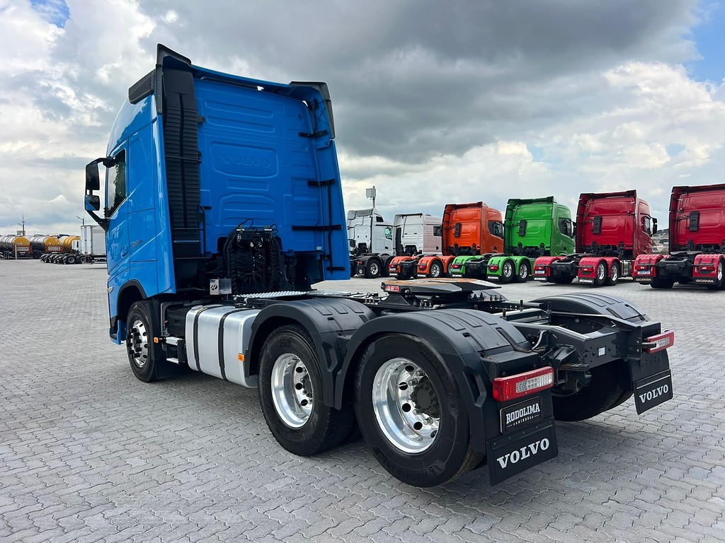 Caminhão VOLVO FH 500 Cavalo Mecânico ANO 2024 de Rodolima Caminhoes no Paraná